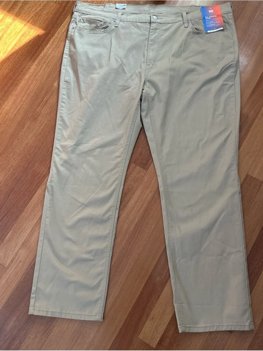 Levi's Men's Beige Relaxed Straight Jeans